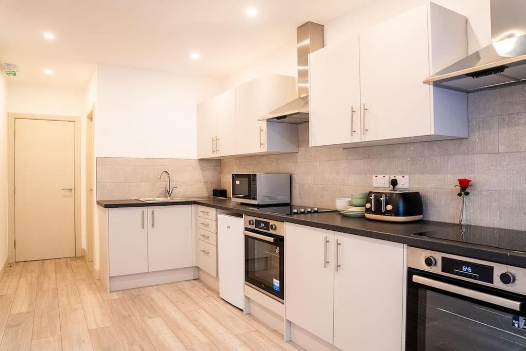 Five Star Boutique Studio Flat In London Eksteriør billede