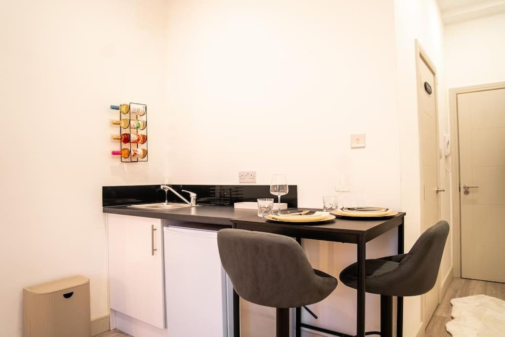 Five Star Boutique Studio Flat In London Eksteriør billede